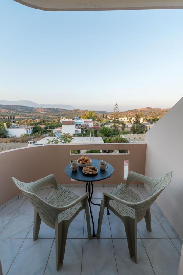פיטסידיה Filia Apartments מראה חיצוני תמונה